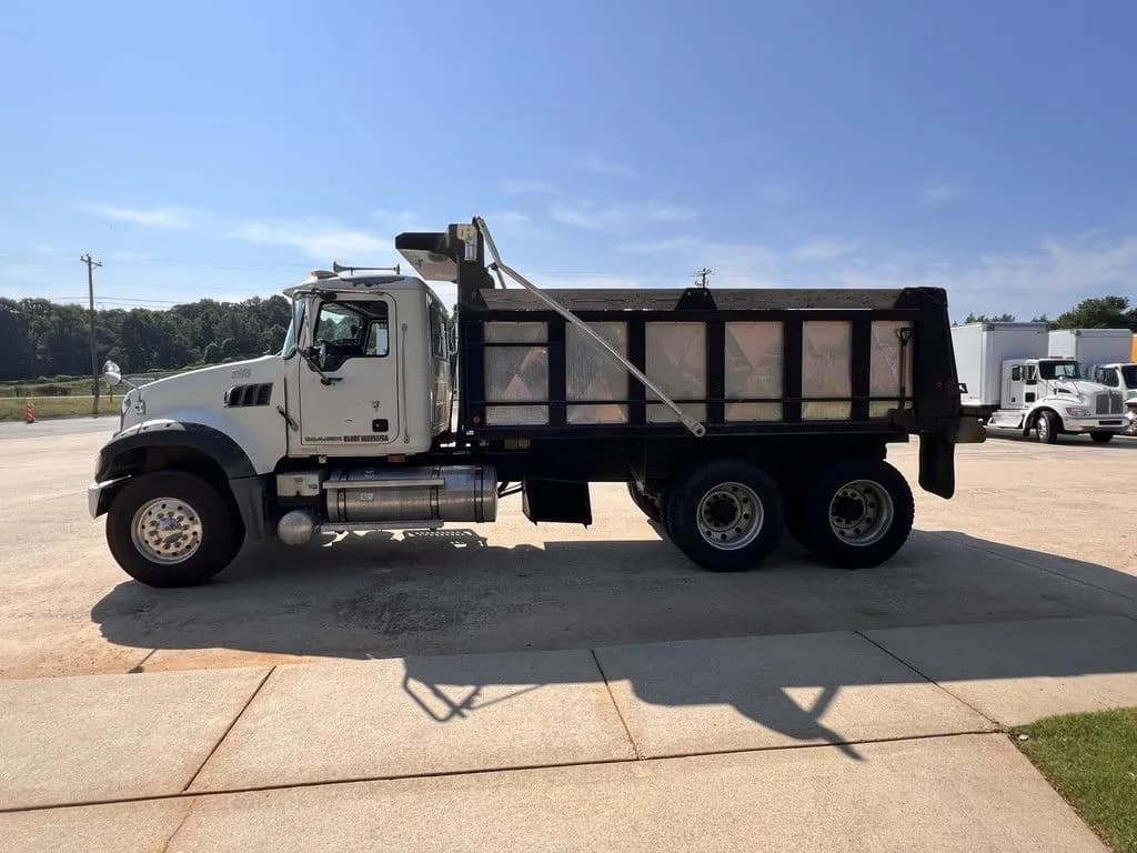 2008 Mack GU713 - Dump