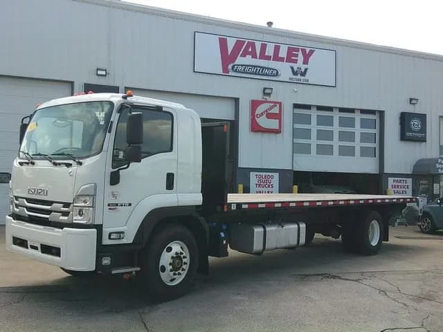 2023 Isuzu FTR 2023 - Flatbed