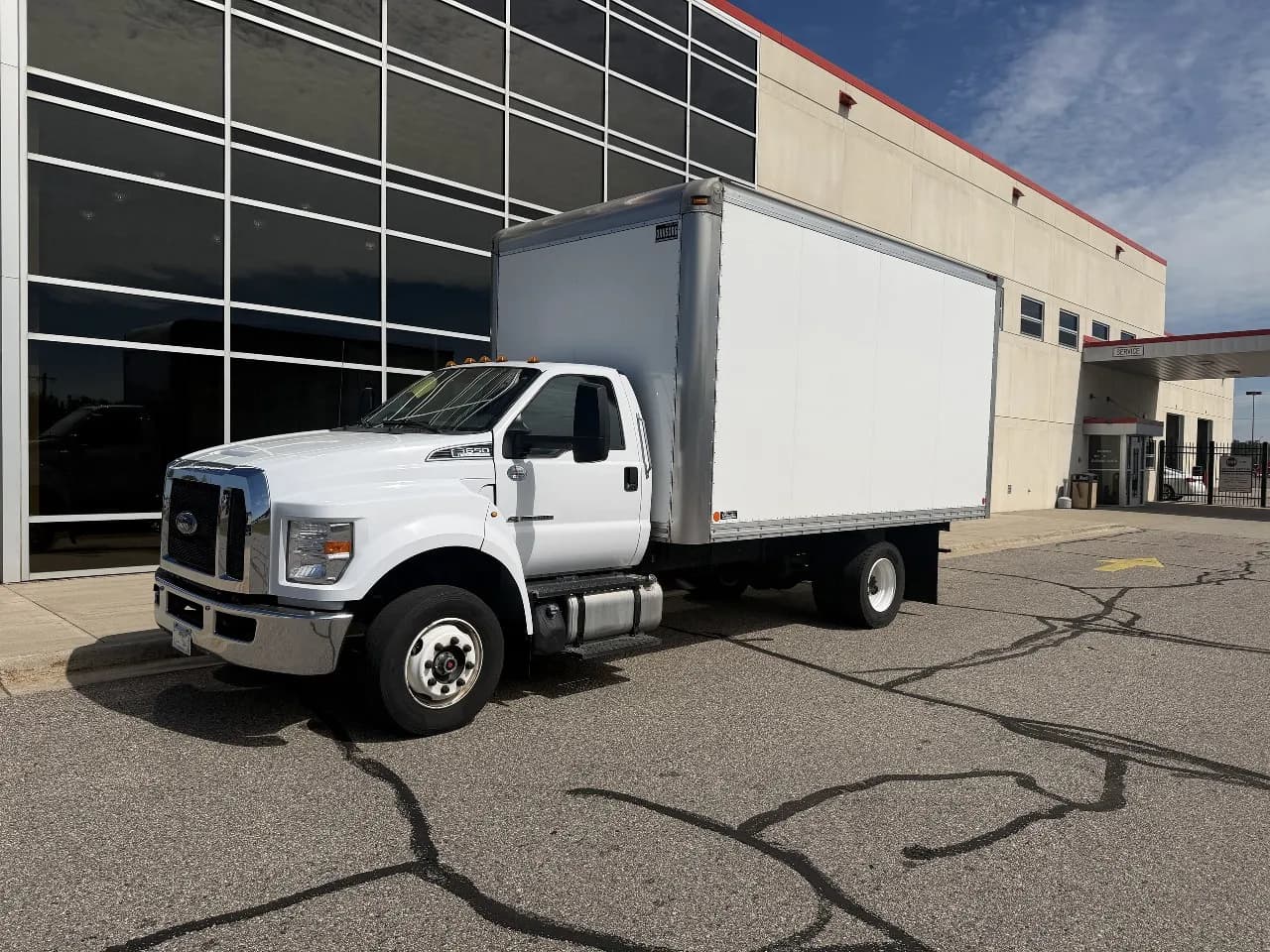 2022 Ford F-650 - Box