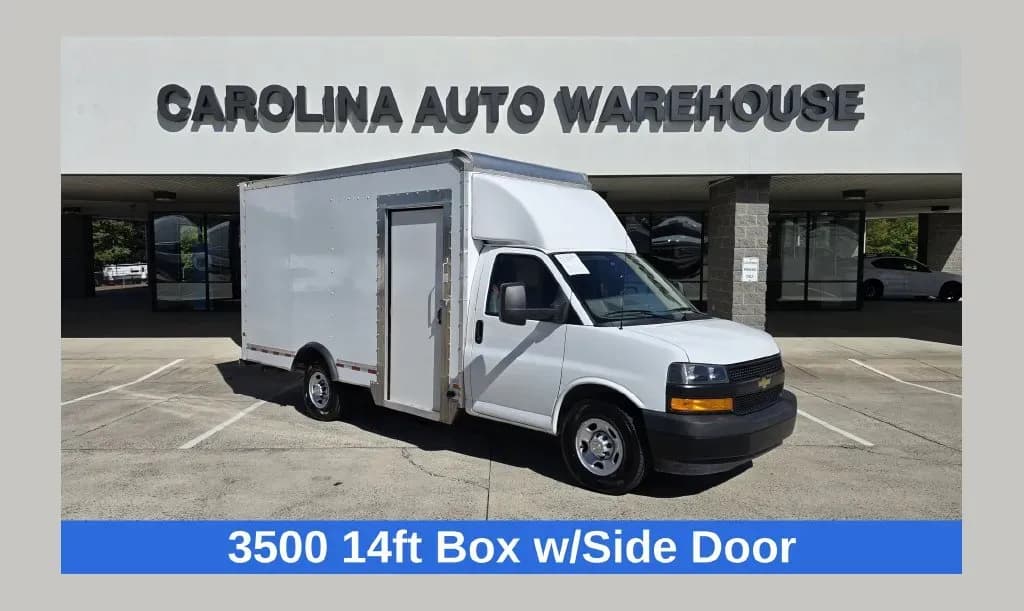 2023 Chevrolet Express 3500 - Box