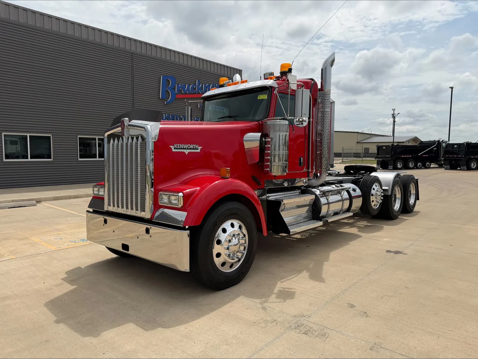 2022 Kenworth W900L - Day Cab