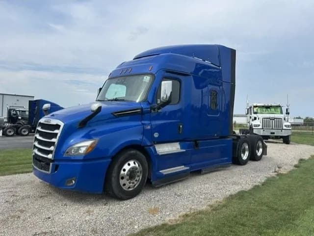 2021 Freightliner Cascadia - Sleeper