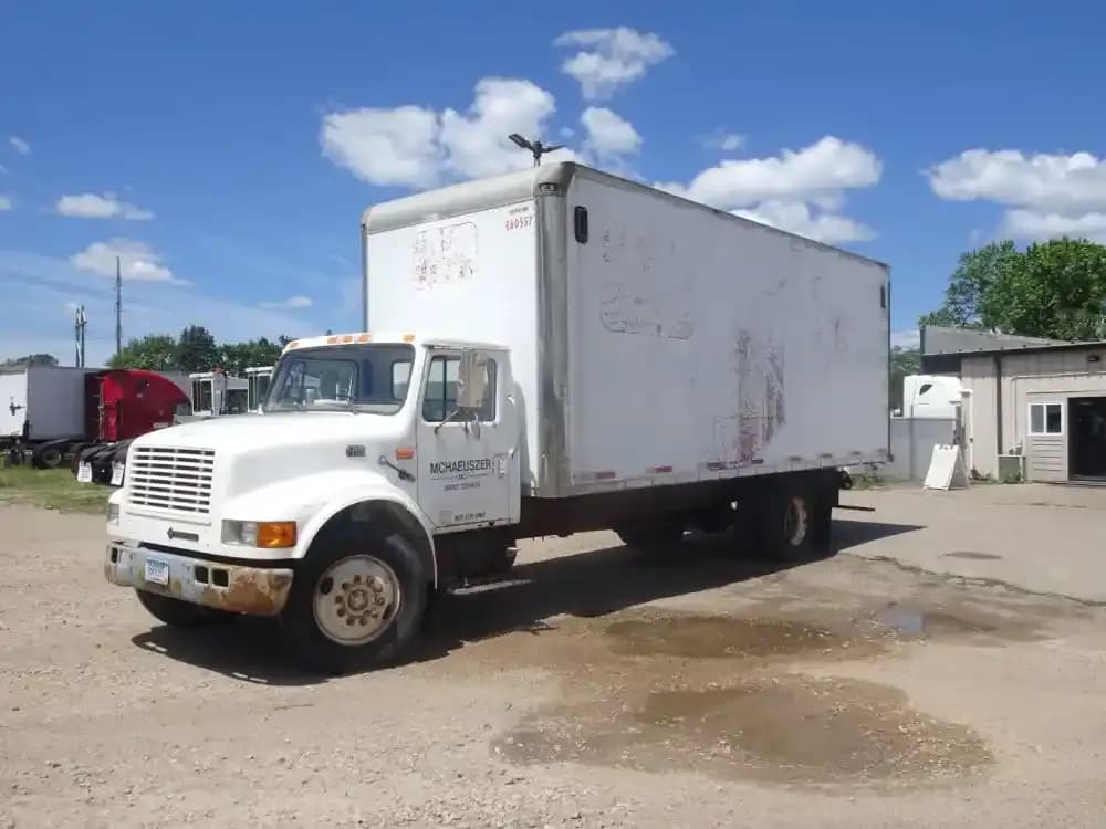 1996 INTERNATIONAL 4700