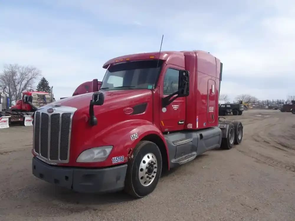 2015 PETERBILT 579 - Sleeper
