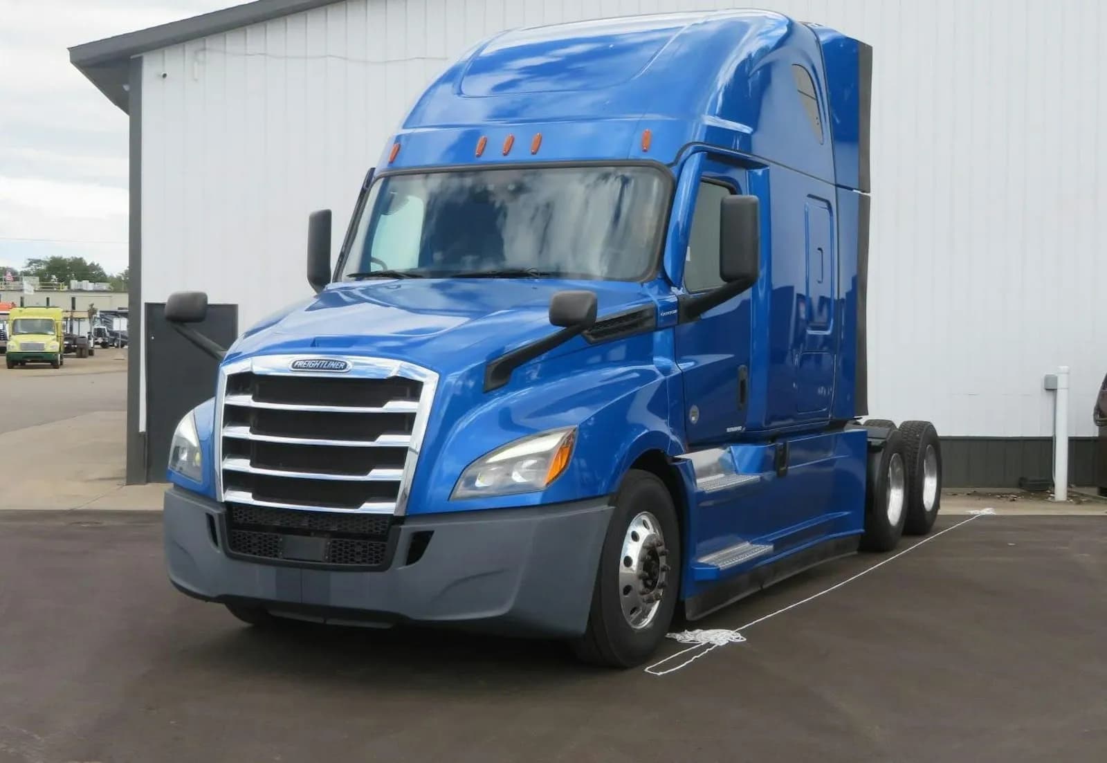 2022 Freightliner Cascadia - Sleeper