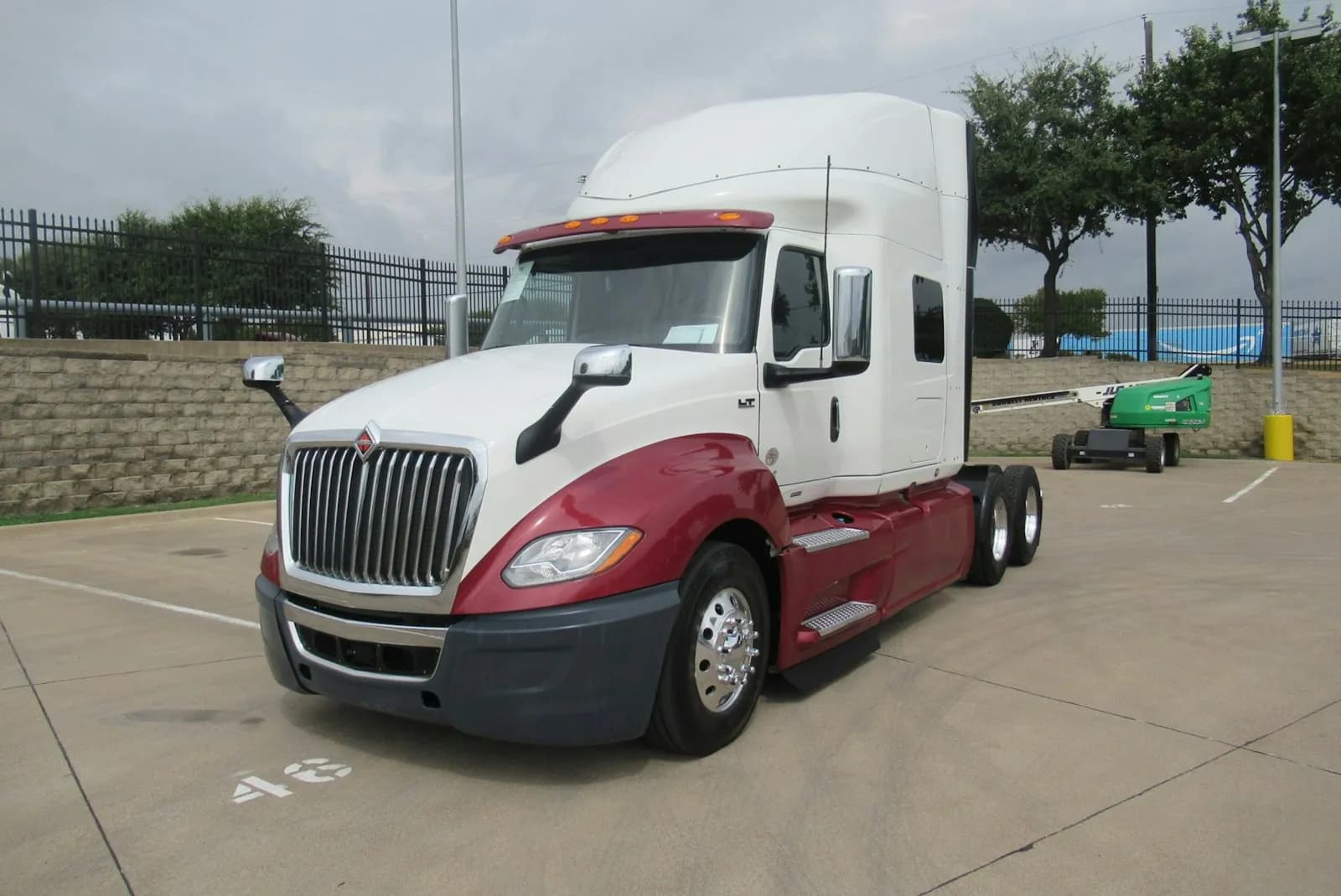 2022 International LT625