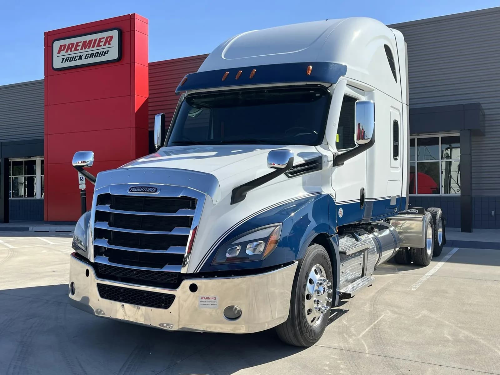 2024 Freightliner PT126SLP