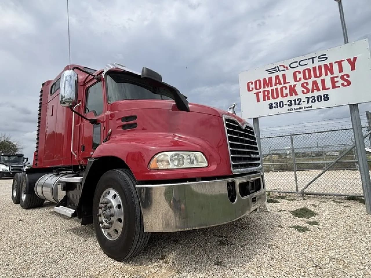 2017 Mack CXU613 - Sleeper