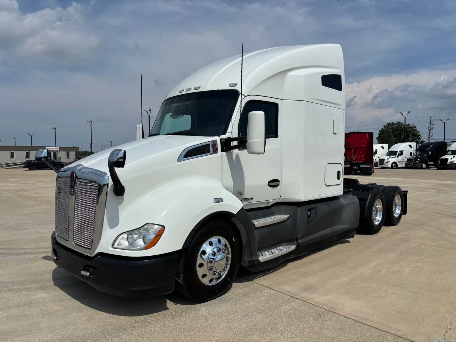 2020 Kenworth T680 - Sleeper