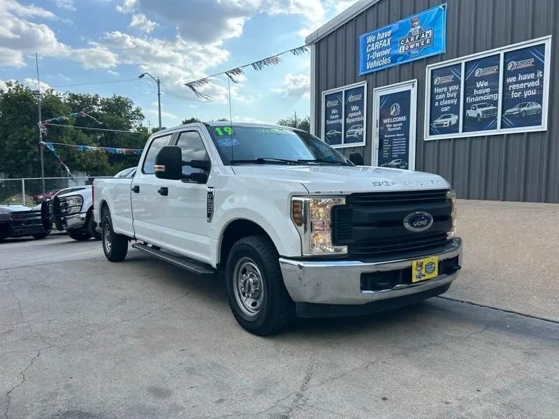 2019 Ford F-250 SD Lariat Crew Cab - Pickup