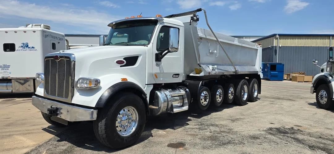 2022 Peterbilt 567