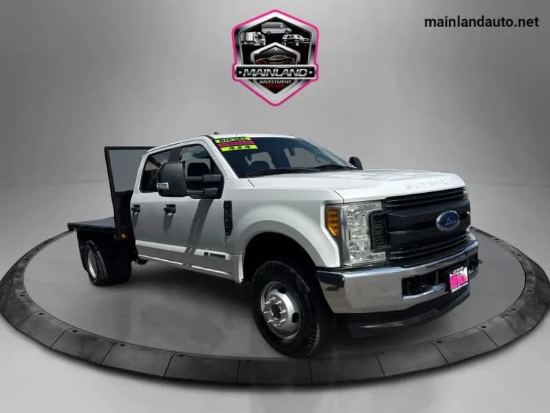 2017 Ford F350 Super Duty Crew Cab & Chassis - Chassis