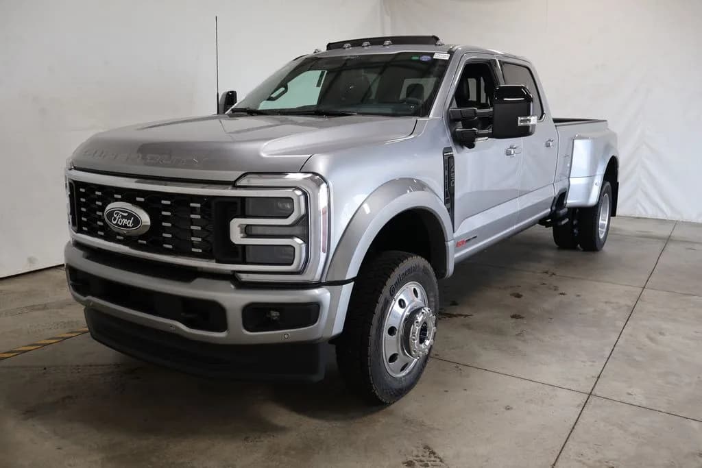 2027 Ford F-450 Crew Cab - Pickup