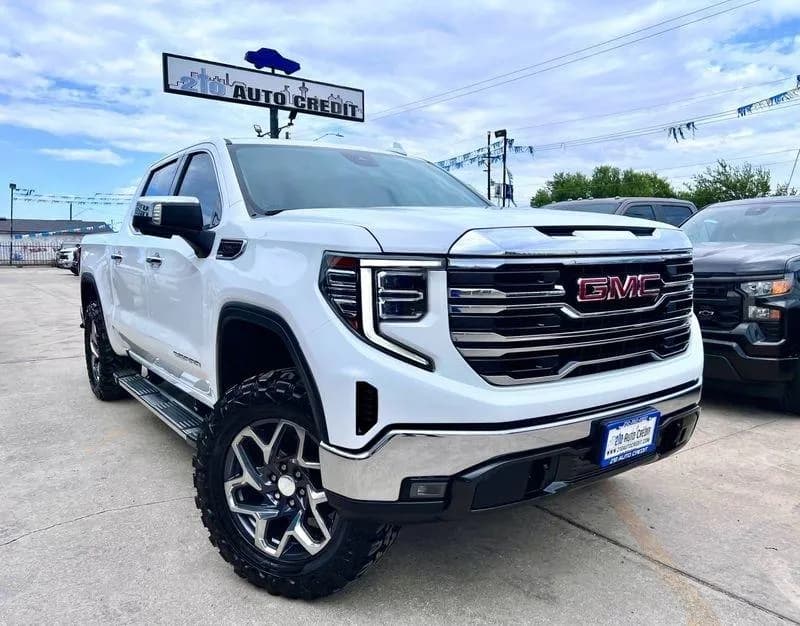 2022 GMC Sierra 1500 SLT Crew Cab - Pickup