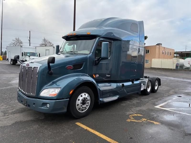 2021 Peterbilt 579 - Sleeper