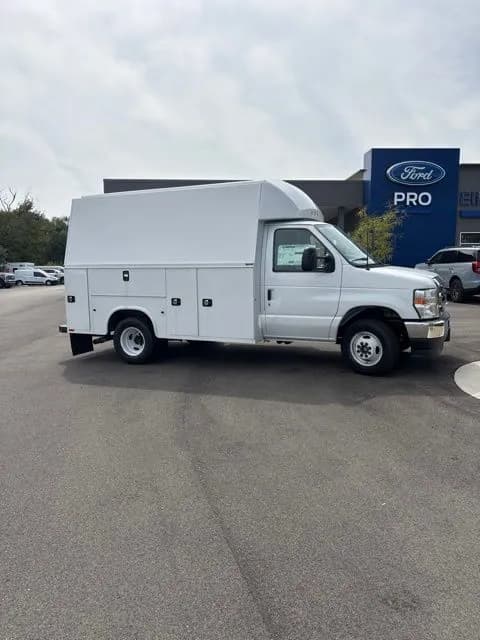 2027 Ford E-350 - Box