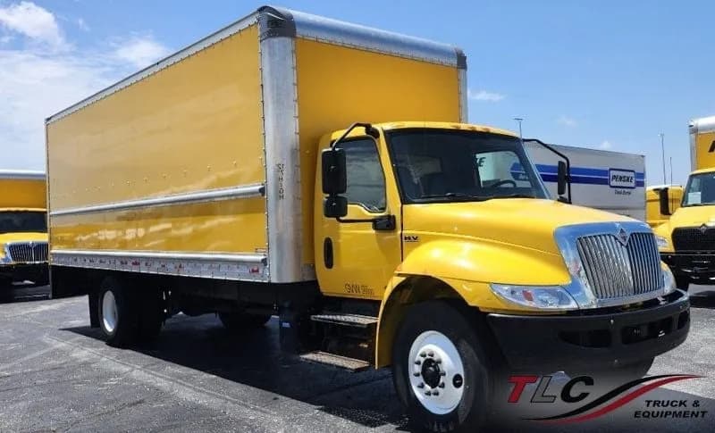 2021 International MV607 w/ 26ft - Box