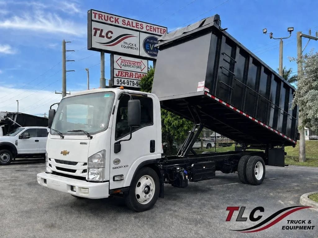 2022 Isuzu NRR w/ New 18ft Steel Trash - Dump