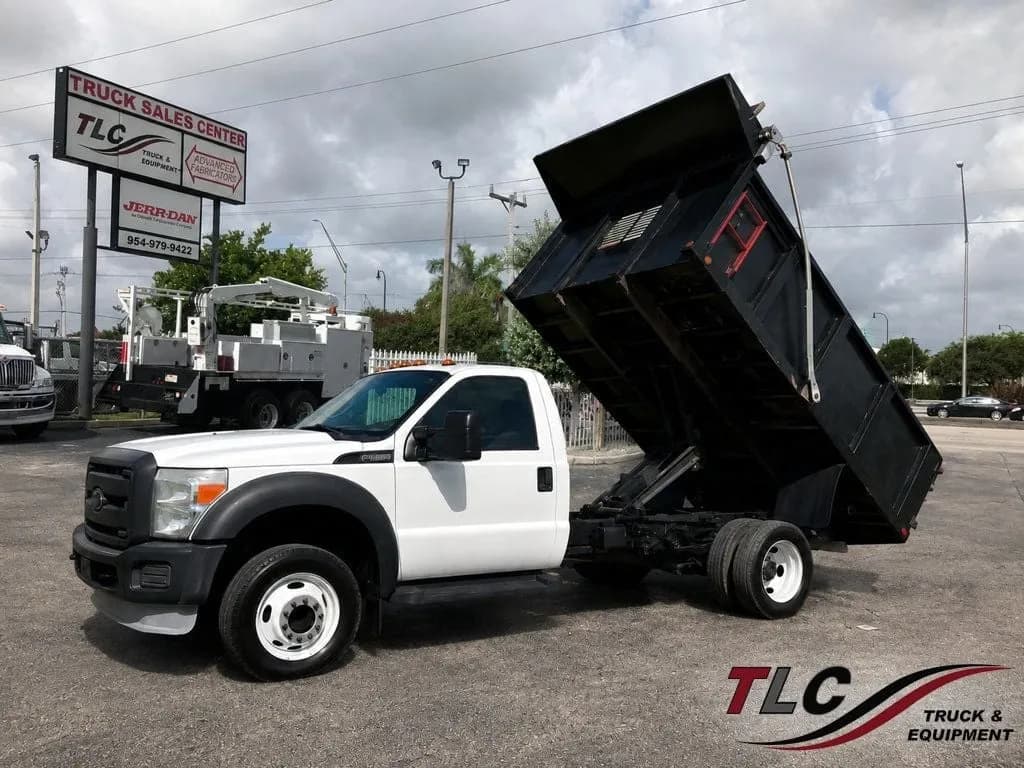 2014 Ford F450 w/ 12ft - Dump