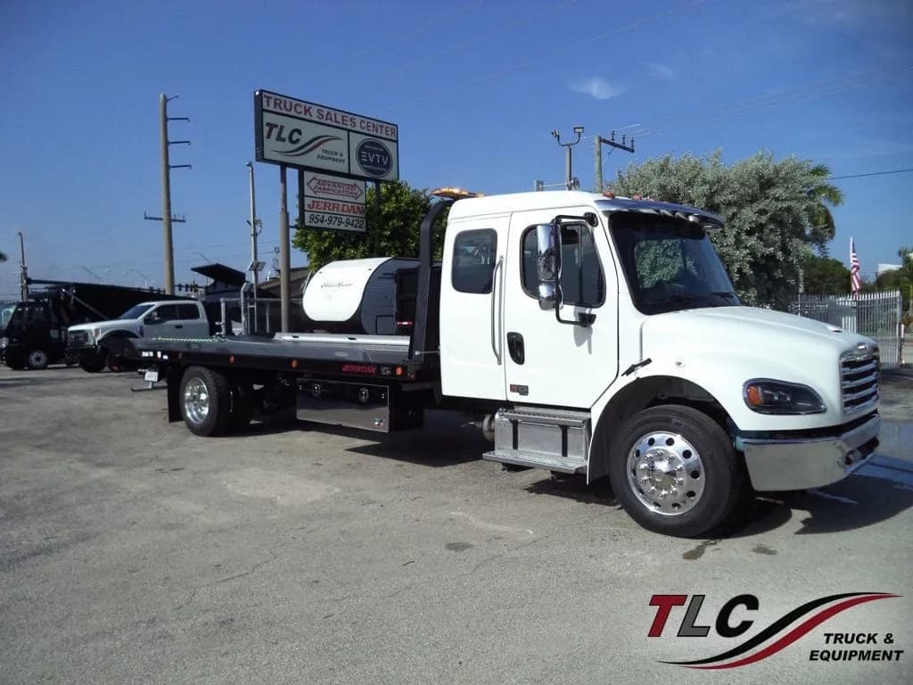 2027 Freightliner Business Class M2 - Tow