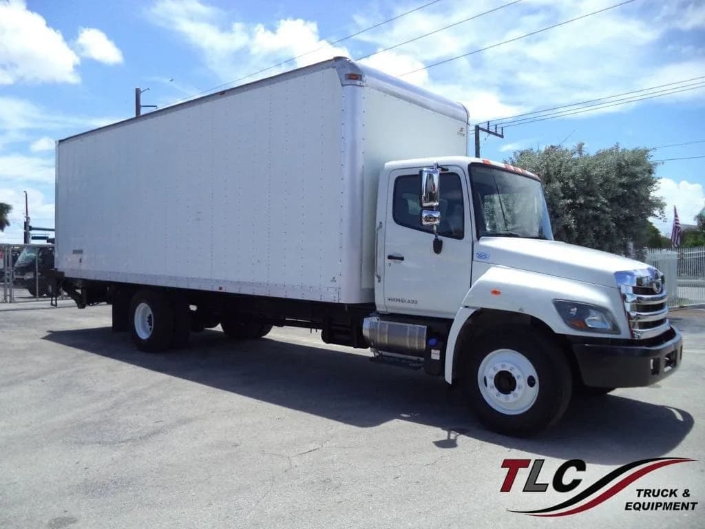 2020 Hino 268A 26ft - Box