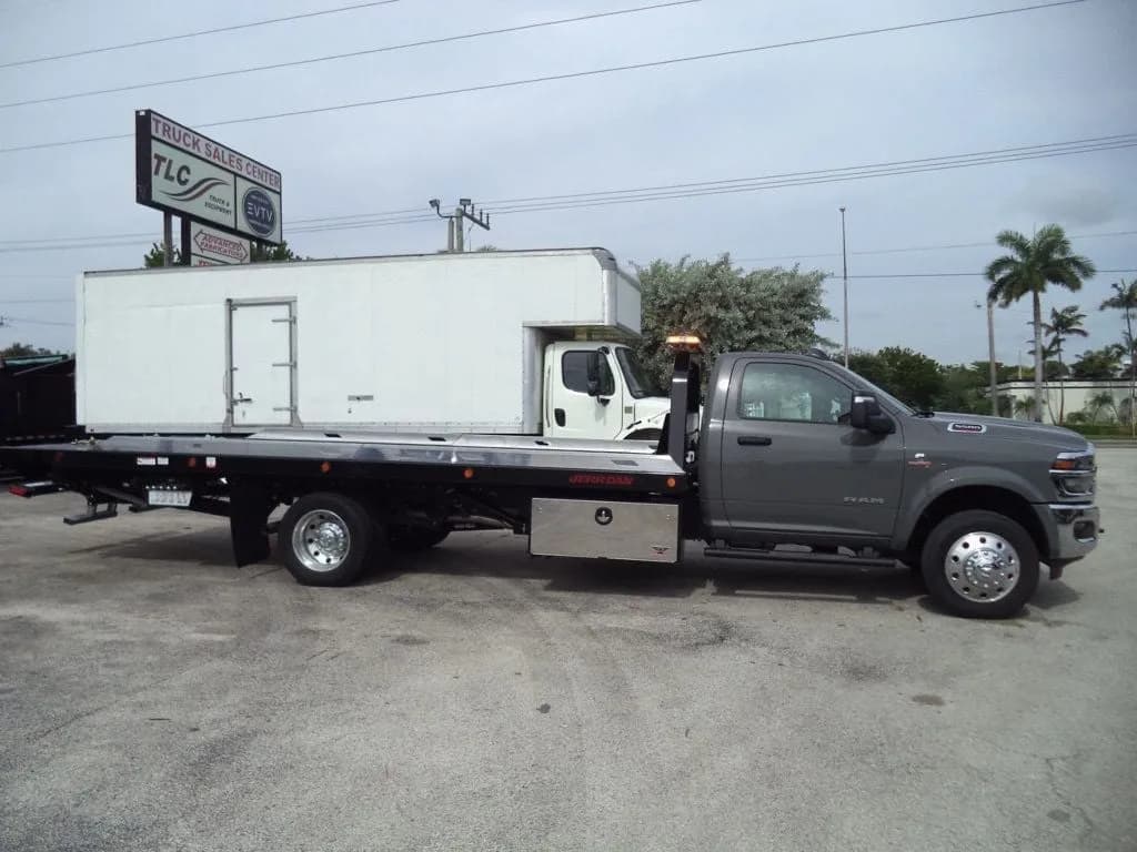 2026 Ram 5500 Big Horn 4×4 w/ 20ft JerrDan Car Carrier 6 Ton Wide Low Pro - Tow