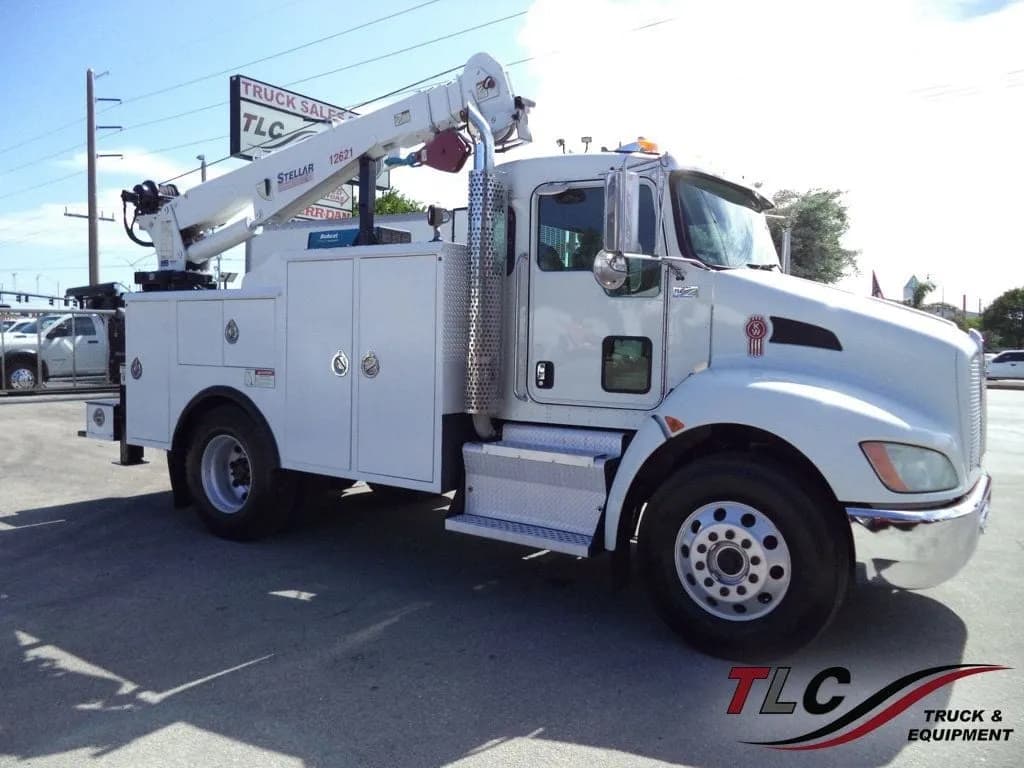 2016 Kenworth T270 NON CDL Mechanic Truck – Crane Welder Compressor - Crane