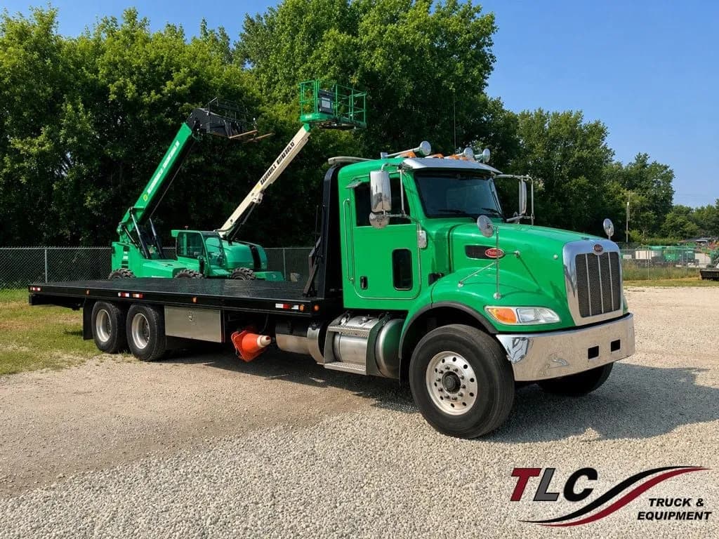 2016 Peterbilt 348 Miller 30ft Industrial Folding Ramp - Flatbed