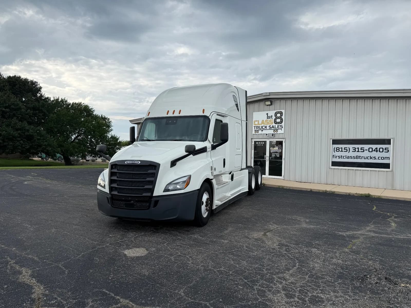 2022 Freightliner Cascadia - Sleeper