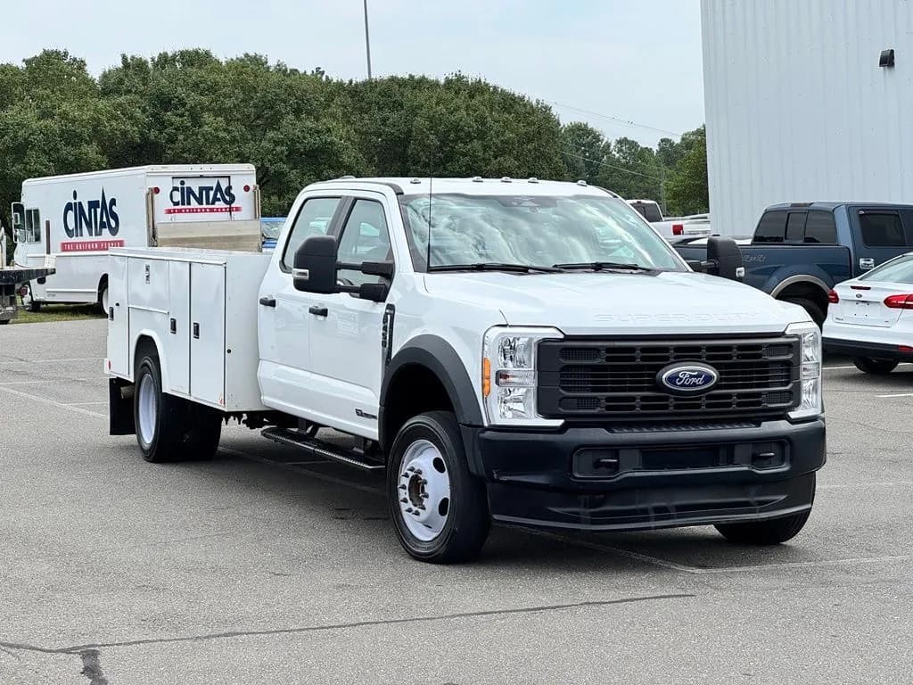 2023 Ford F-450SD - Chassis
