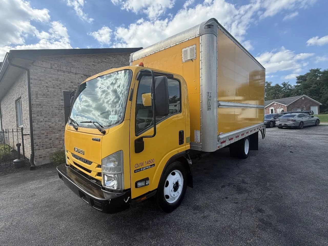 2016 Isuzu NPR - Box