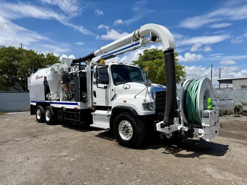 2020 Freightliner 114SD