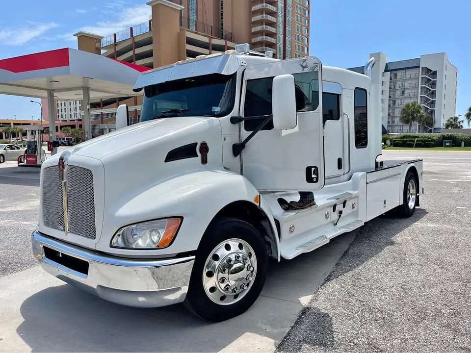 2015 Kenworth T270 Schwalbe Stretch - Pickup