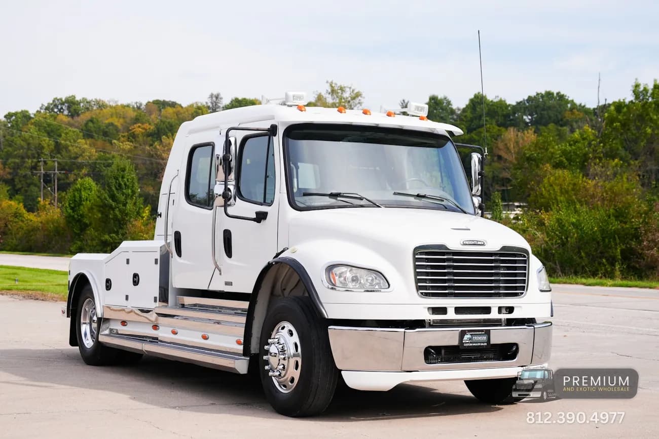 2012 Freightliner M2-106 Chariot - Car Hauler Trucks