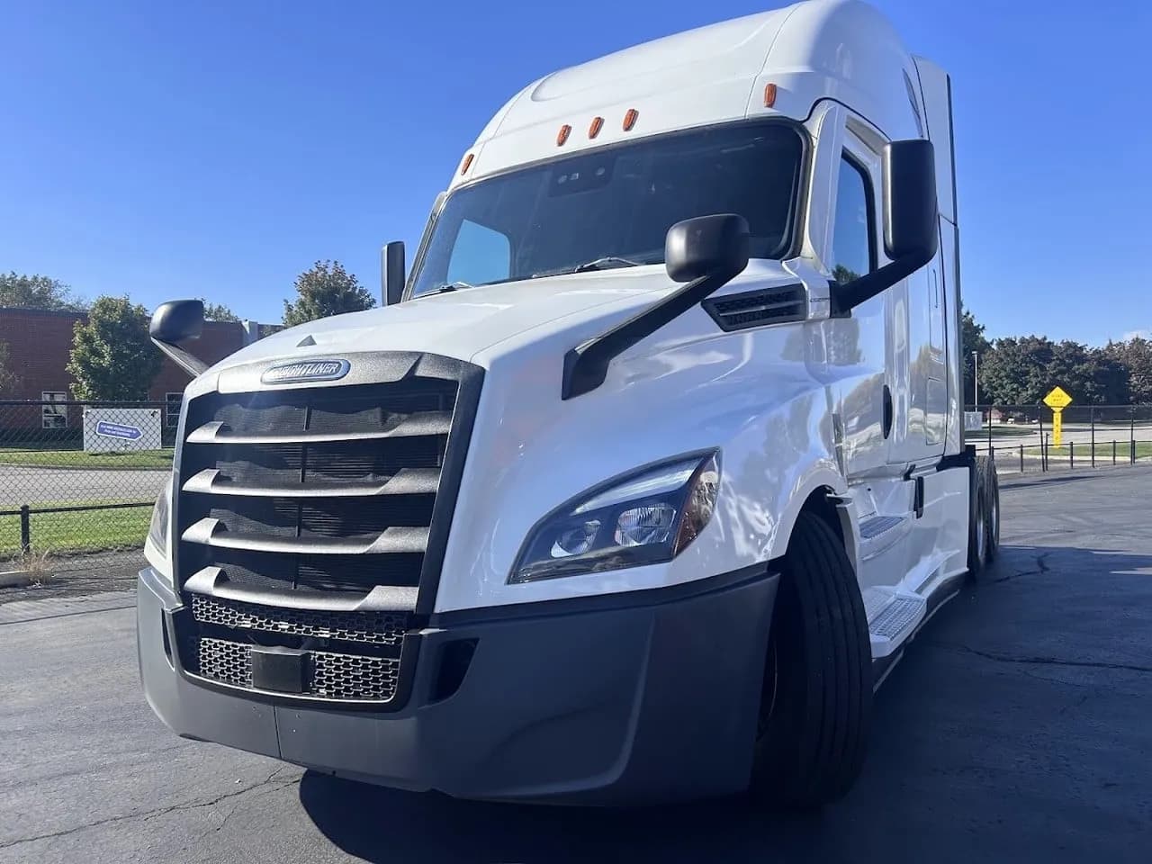 2022 Freightliner Cascadia - Sleeper