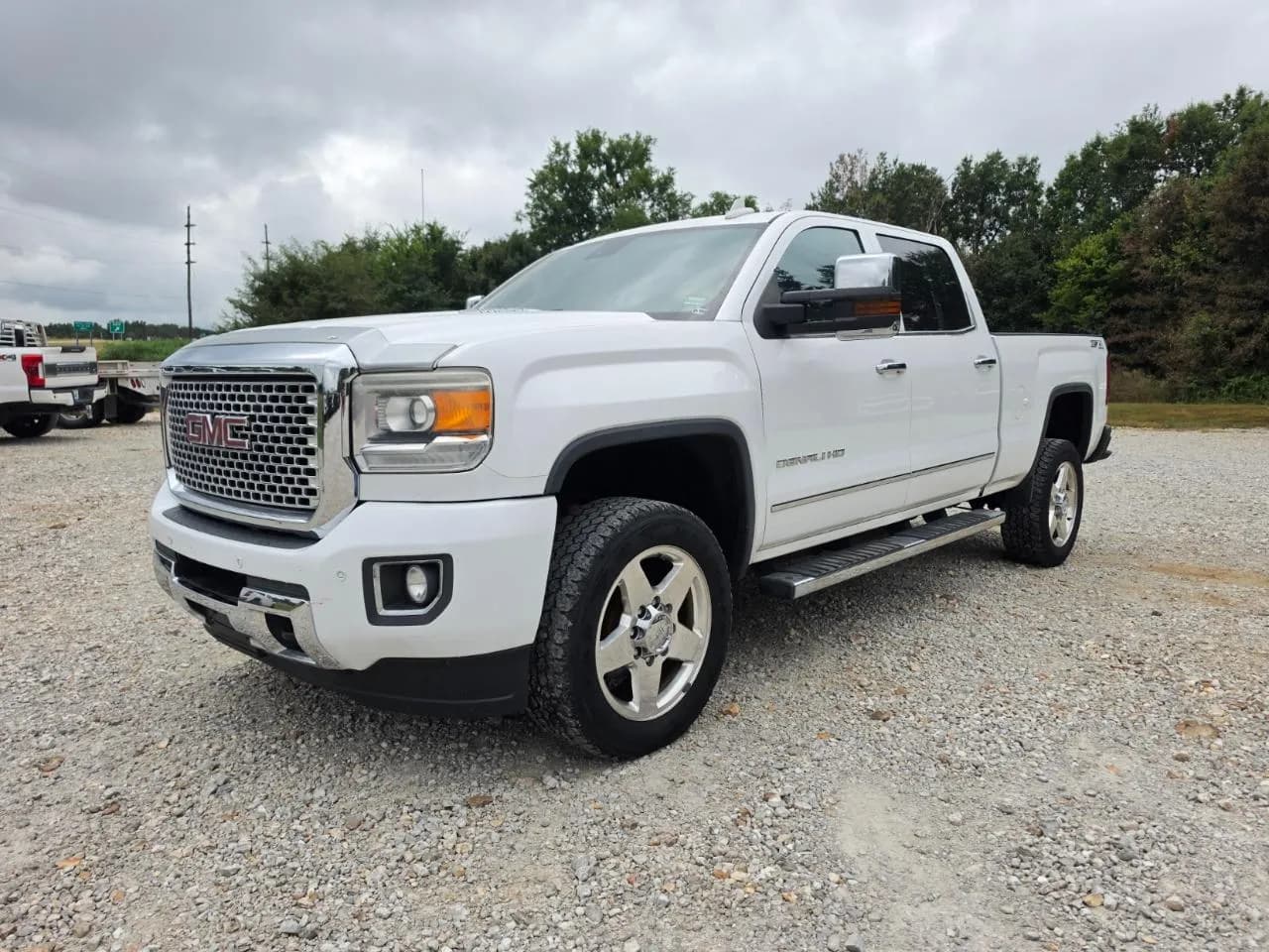 2015 GMC Sierra 2500HD Denali Crew Cab - Pickup