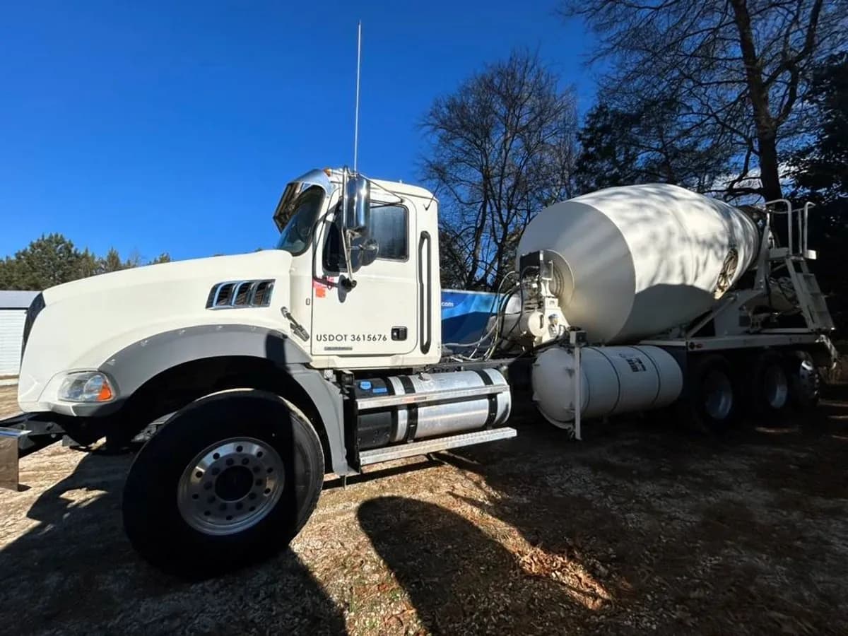 2023 Mack Granite - Mixer