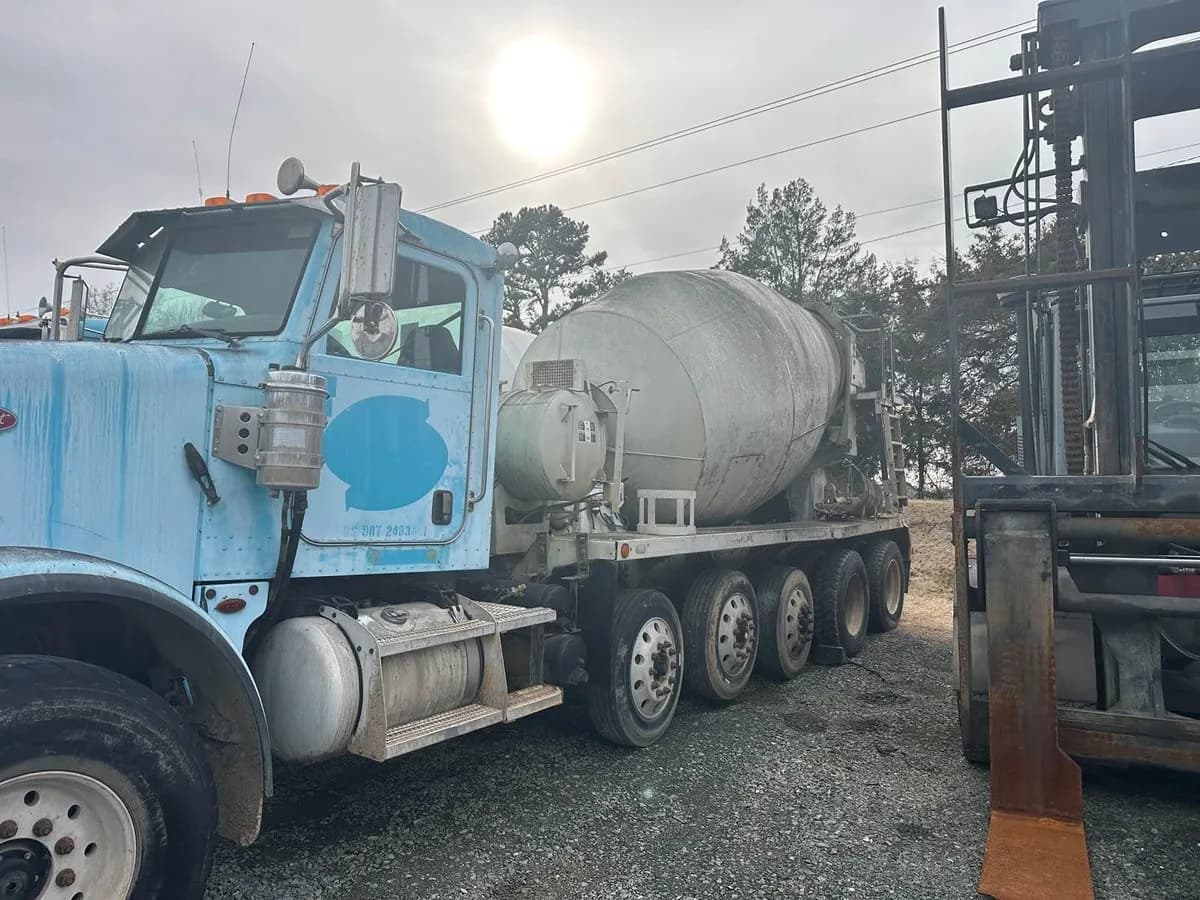 2005 Peterbilt 357 - Mixer