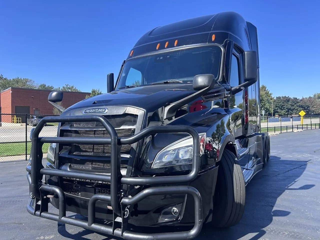 2022 Freightliner Cascadia - Sleeper