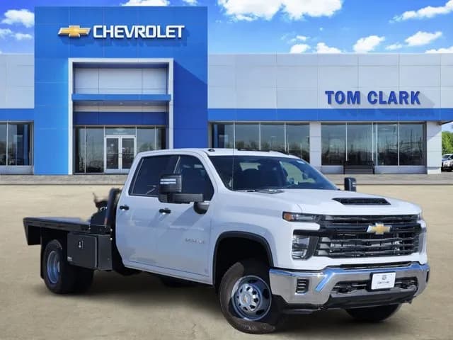 2026 Chevrolet Silverado 3500 Crew Cab - Flatbed