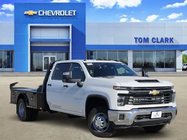 2026 Chevrolet Silverado 3500 Crew Cab - Flatbed