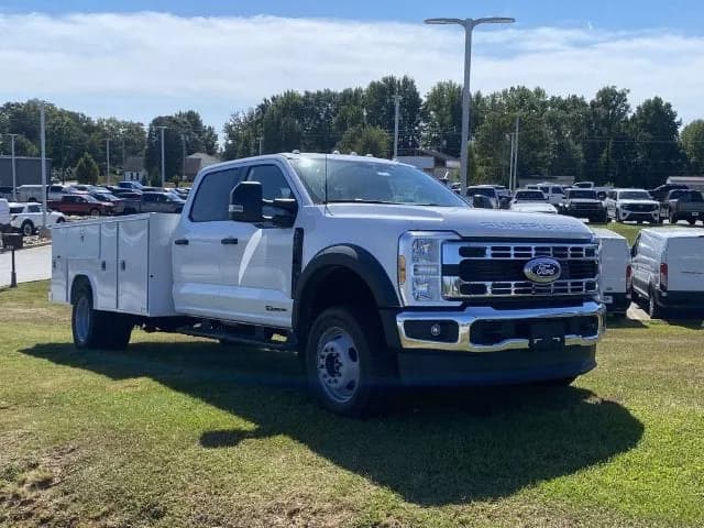 2027 Ford F-450 Crew Cab - Chassis