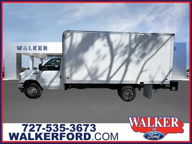 2027 Ford E-450 - Box