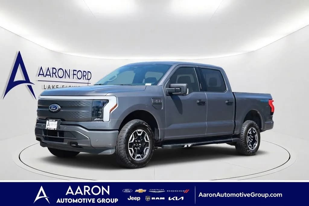 2022 Ford F-150 Lightning - Pickup