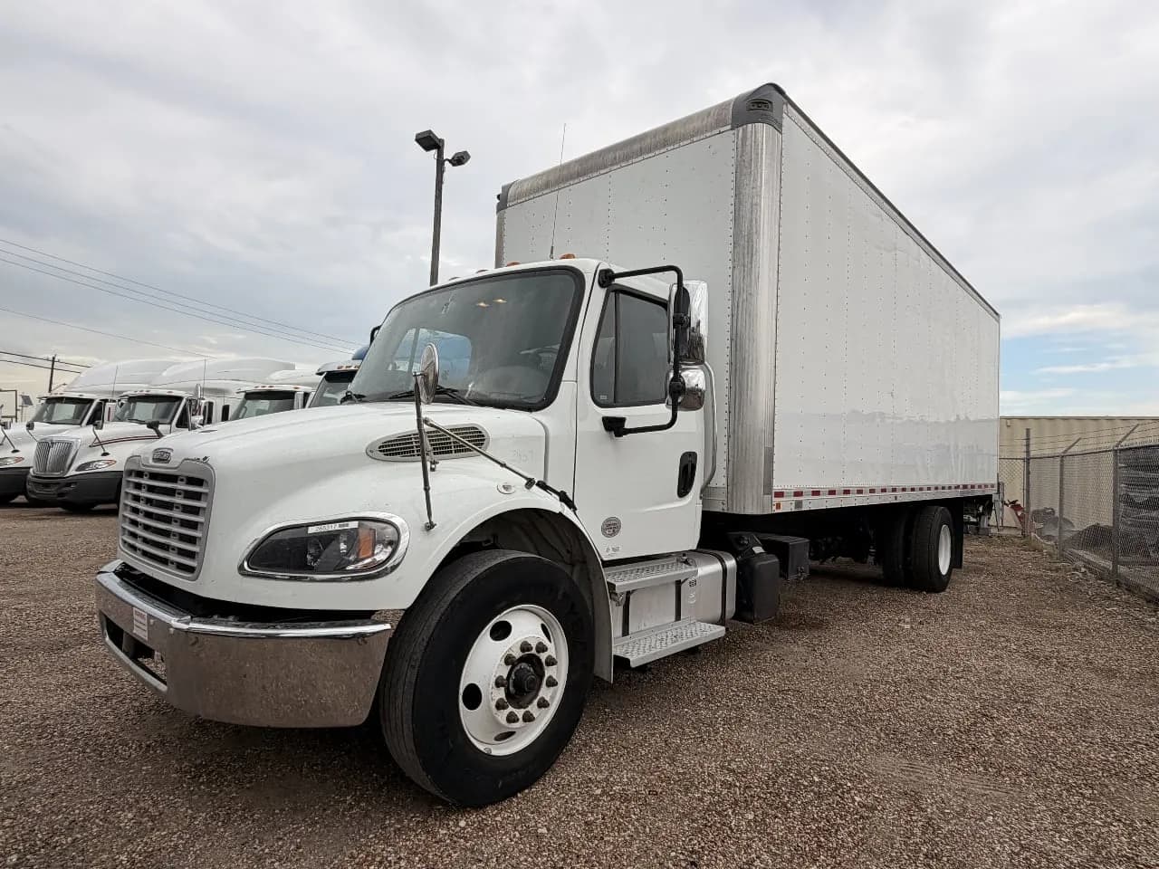 2021 Freightliner M2106 - Box