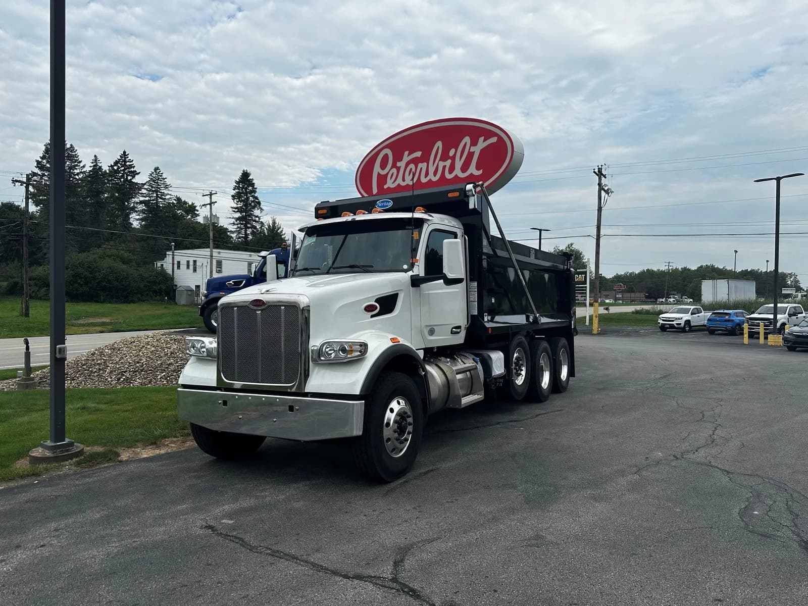 2027 PETERBILT 567