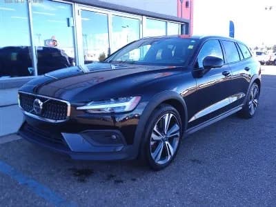 2025 VOLVO V60CC