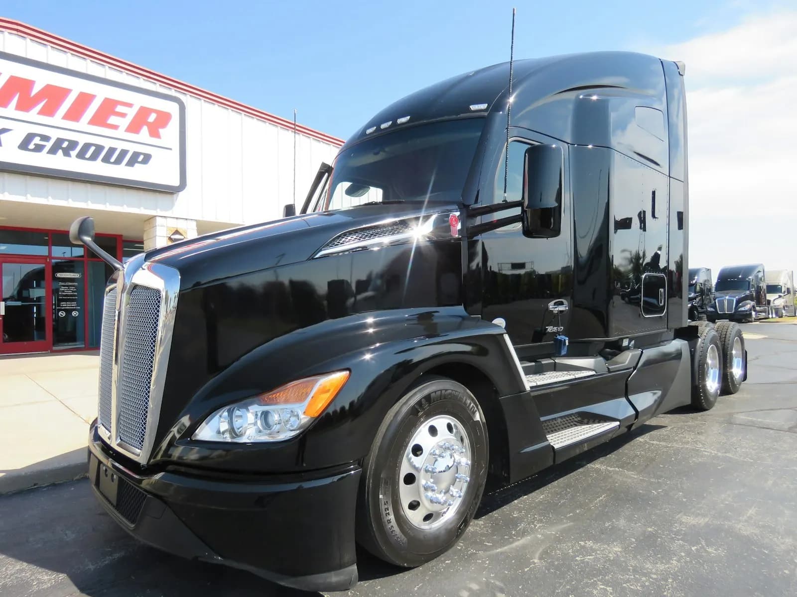 2023 Kenworth T680