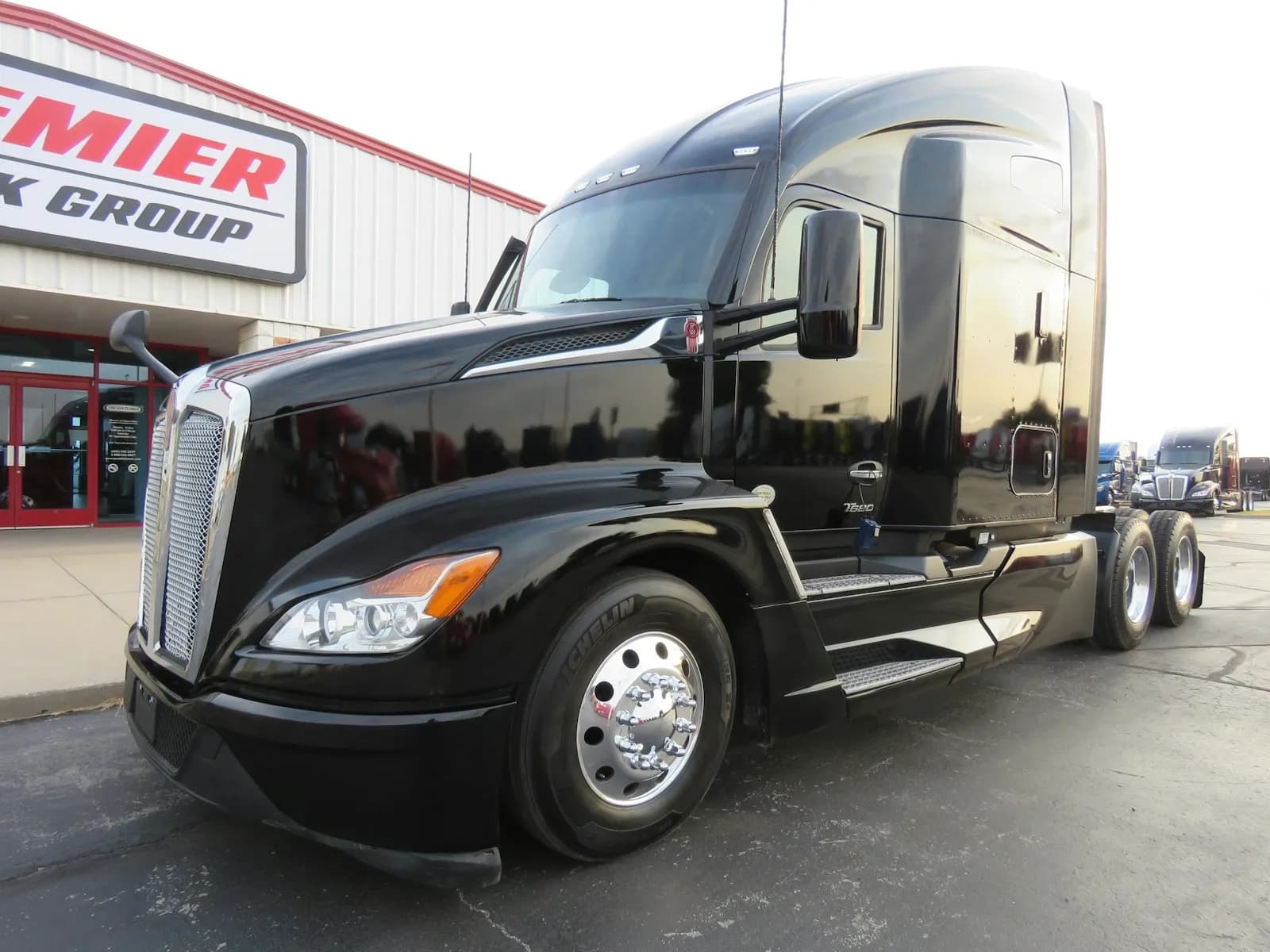 2023 Kenworth T680