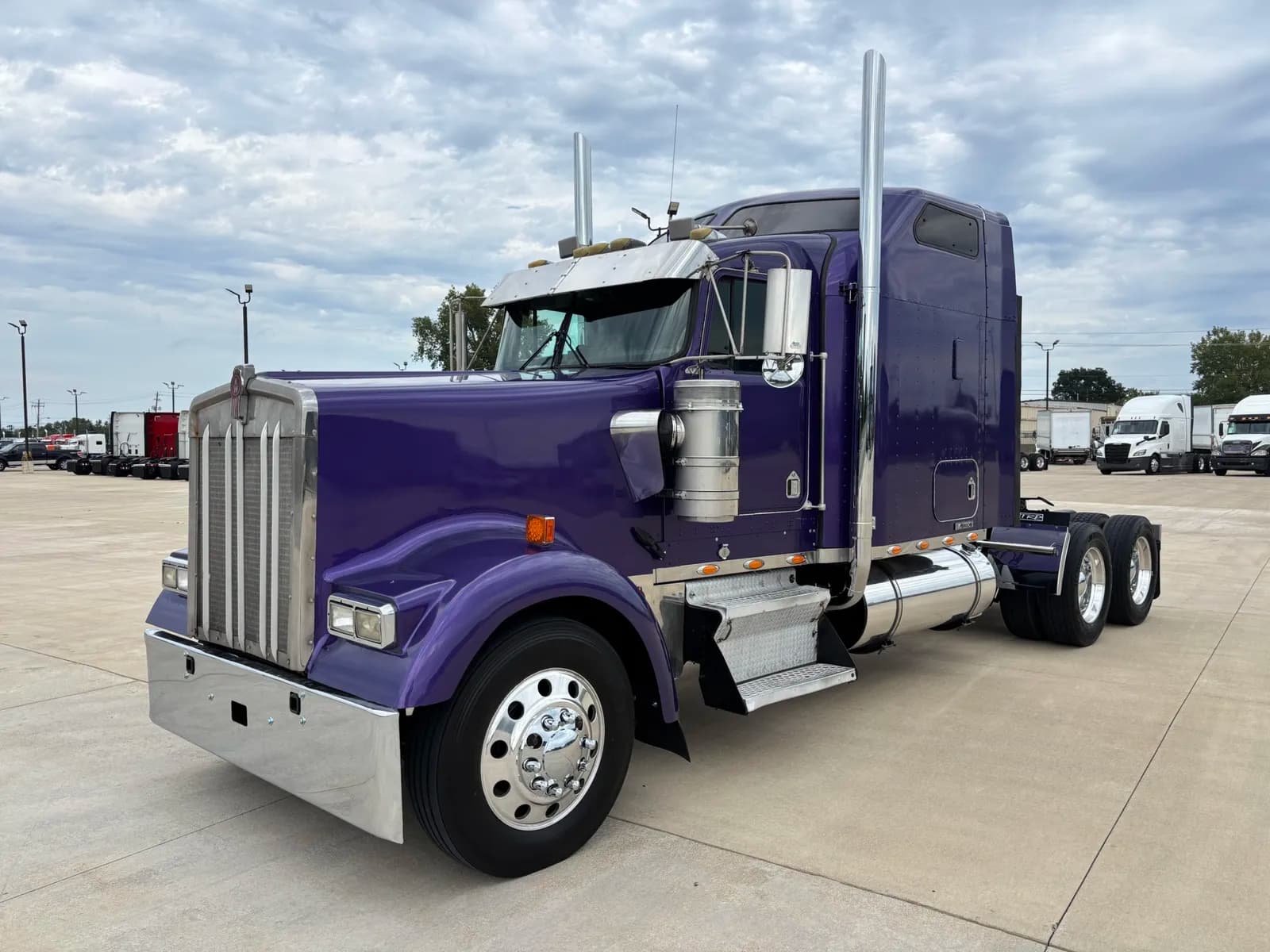 2004 Kenworth W900L - Sleeper